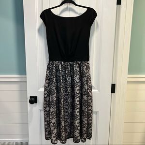 eshakti Dress. Size‎ Medium